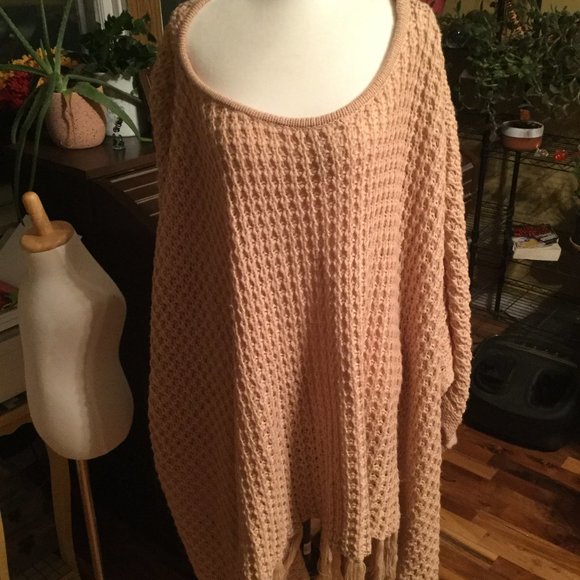 Listicle poncho has button so you have arms crocheted size medium large - Picture 1 of 5